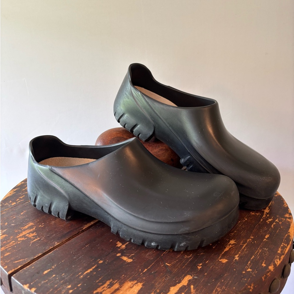 Birkenstock A640 black steel toe pro work clog very good condition. Sz 39